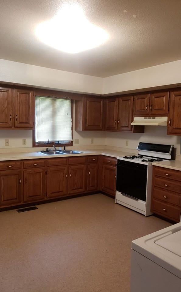 419 E. Jefferson Duplex - Photo 2 of 8