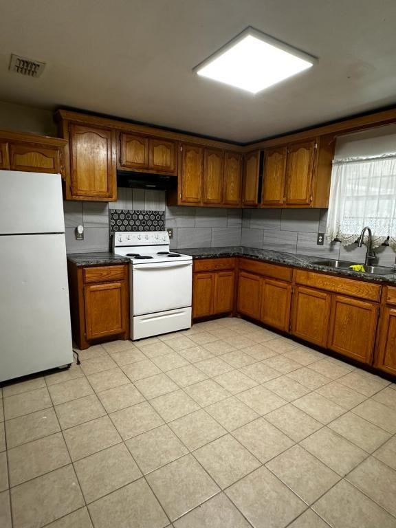 1024 Matamoros St - Photo 5 of 14