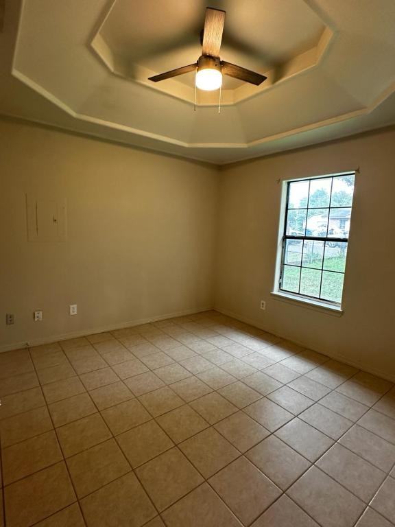 1024 Matamoros St - Photo 7 of 14