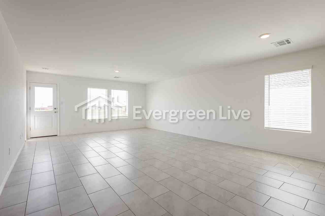 2308 Claire Dr - Photo 4 of 16