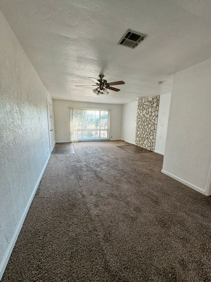 2548 W Iris Ave - Photo 3 of 12