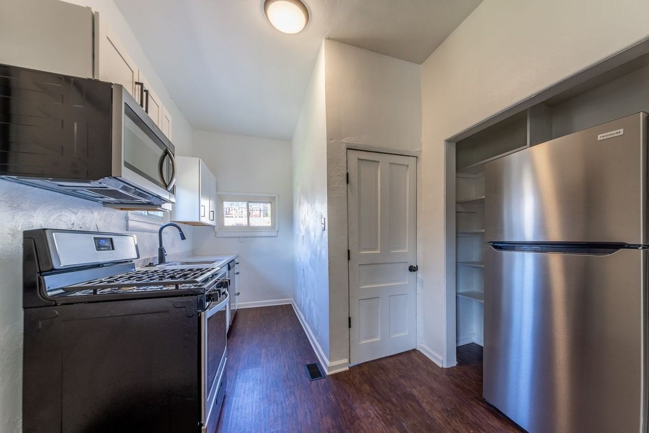 615 E Warrington Ave - Photo 2 of 35