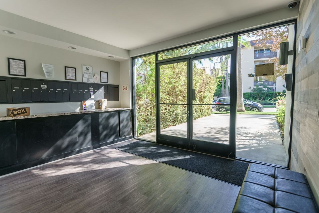 816 S. Bundy Dr - Photo 3 of 50