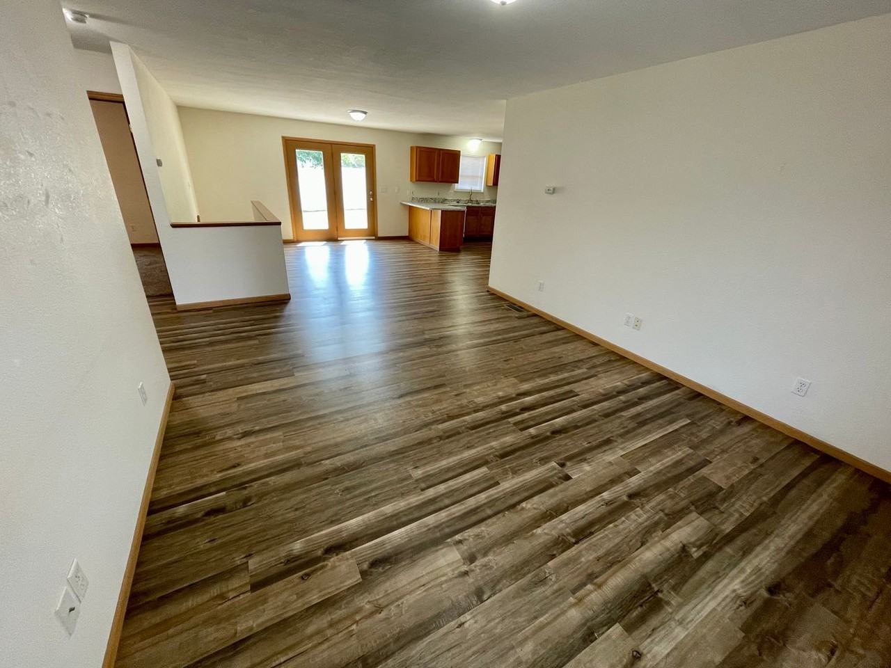 501 Mulberry Ct - Photo 2 of 16