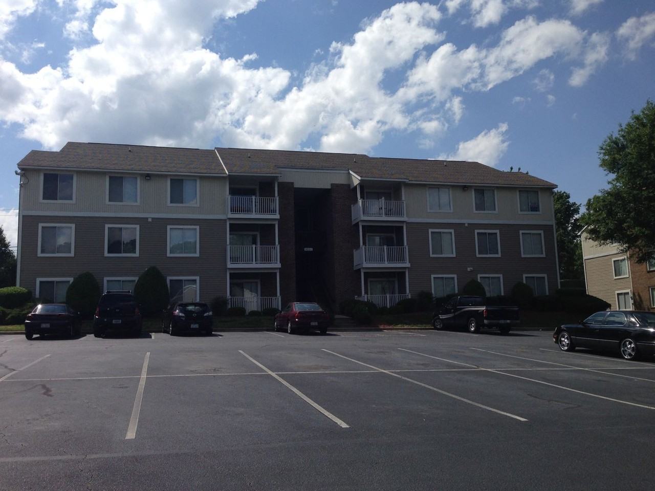 University Terrace Dr - Photo 2 of 4