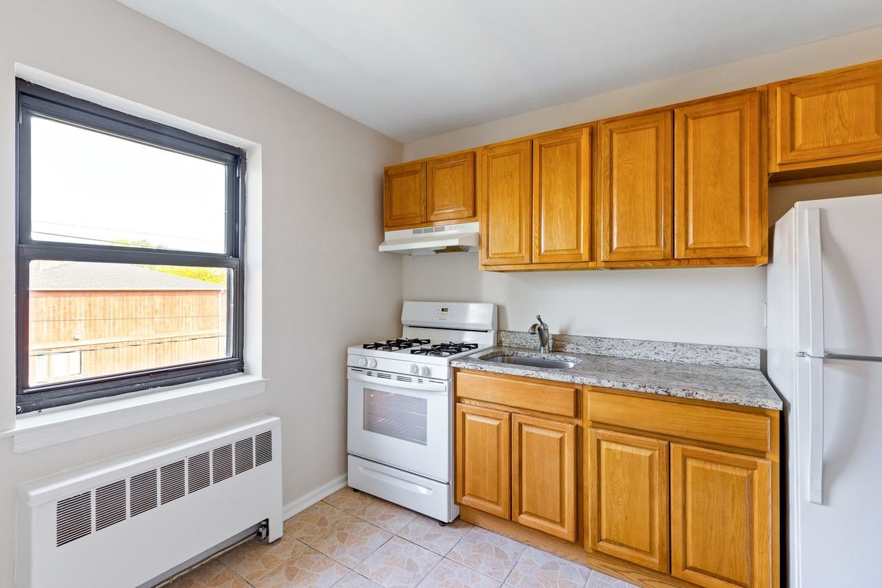 Empire Terrace Apartments - Photo 3 of 6