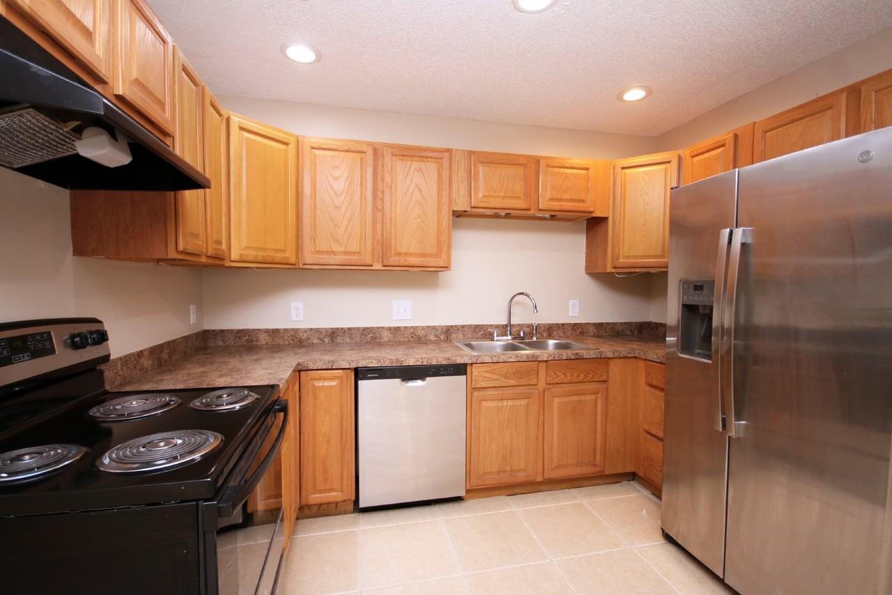 401 Cornwall Cir - Photo 4 of 18