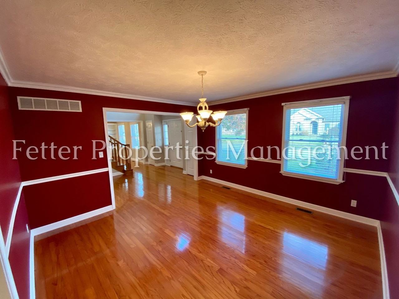 5838 Winnett Dr - Photo 4 of 31
