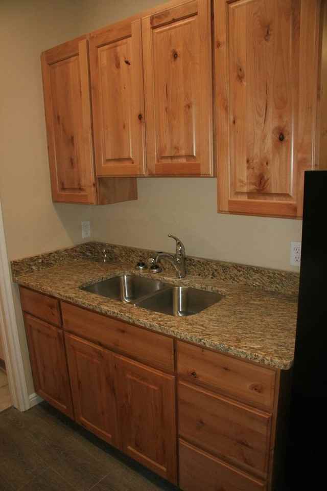 1060 N Louis St - Photo 7 of 13