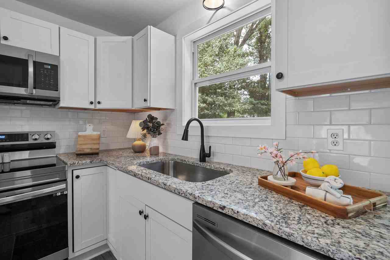 5355 Bennett Rd - Photo 4 of 14