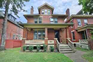 1611 Summit St - Photo 1 of 1