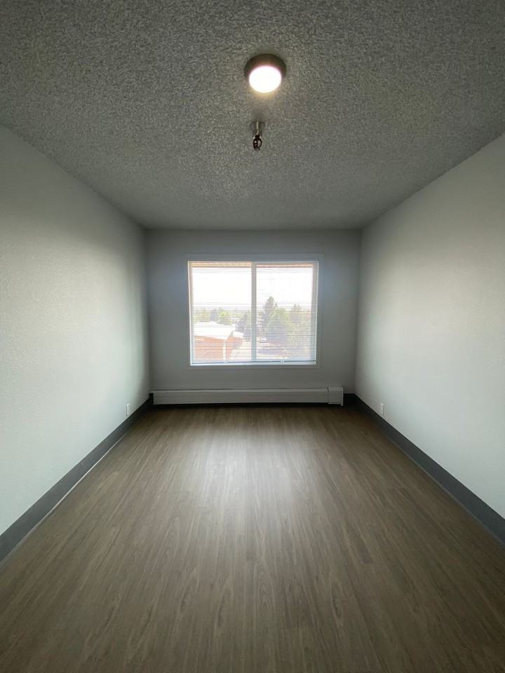151 N Williams Ave #303 - Photo 7 of 13