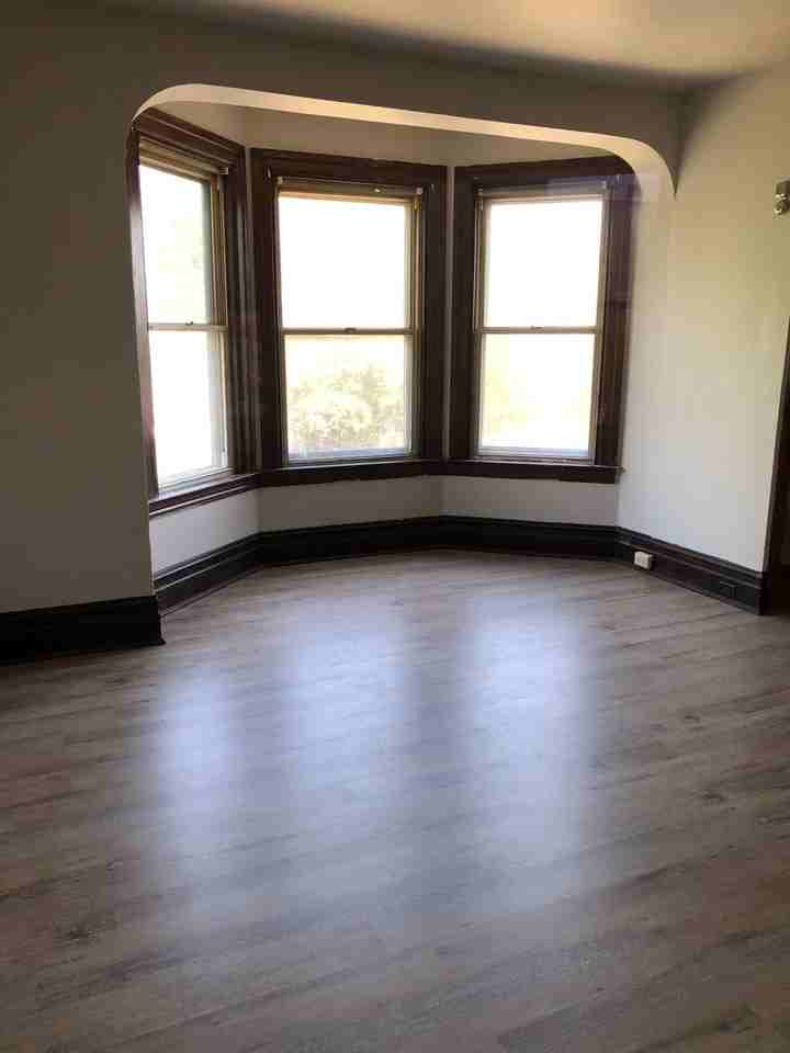 626 W Lemon - Photo 2 of 3