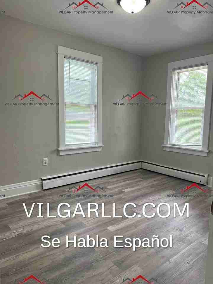 1922 W 15TH AVE - Photo 3 of 7