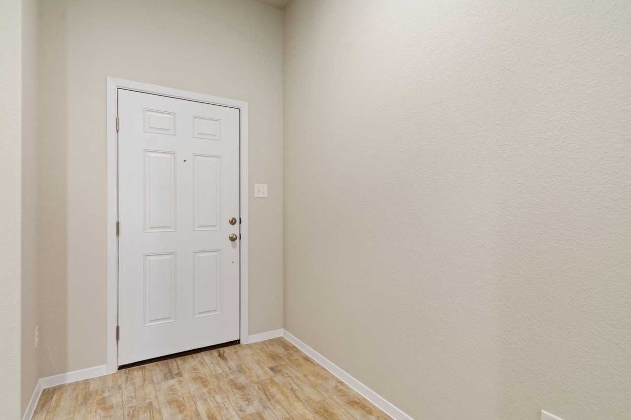 3704 Stillwood Ln - Photo 3 of 16