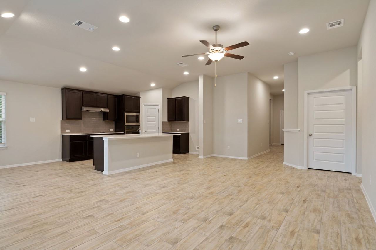3704 Stillwood Ln - Photo 5 of 16