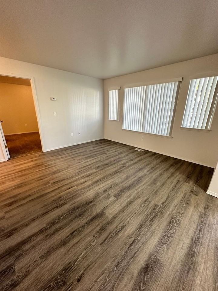 1837 N Farwell Ln #202 - Photo 5 of 50