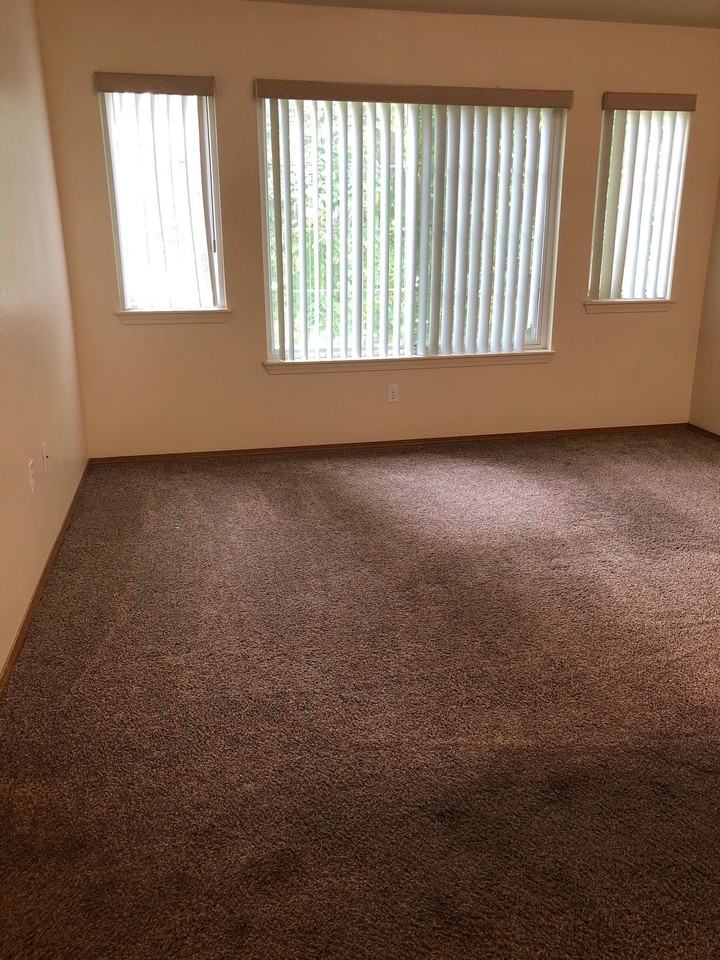 1915 N Farwell Ln #102 - Photo 3 of 50