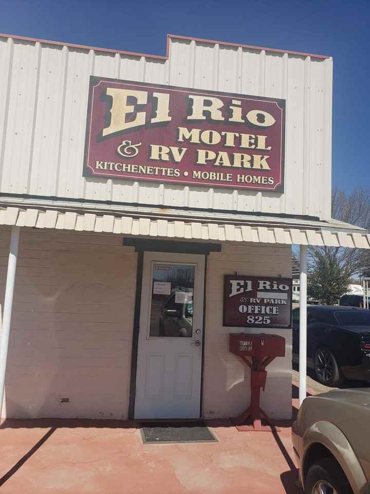 802 E Mcneil Rd - Photo 2 of 11