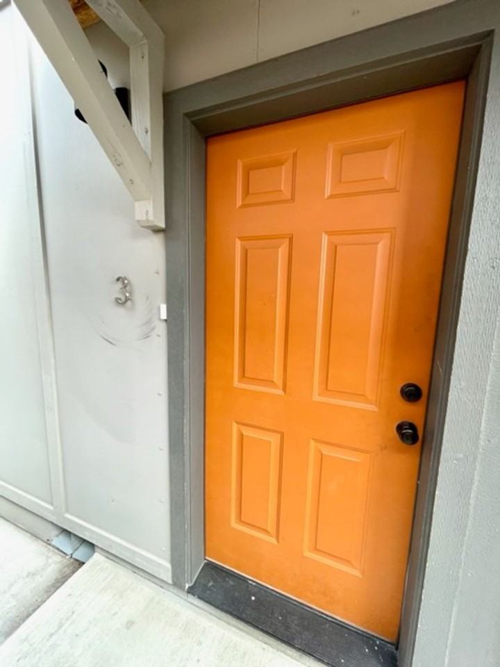 Dekalb Ave., 433 NE - Photo 2 of 17