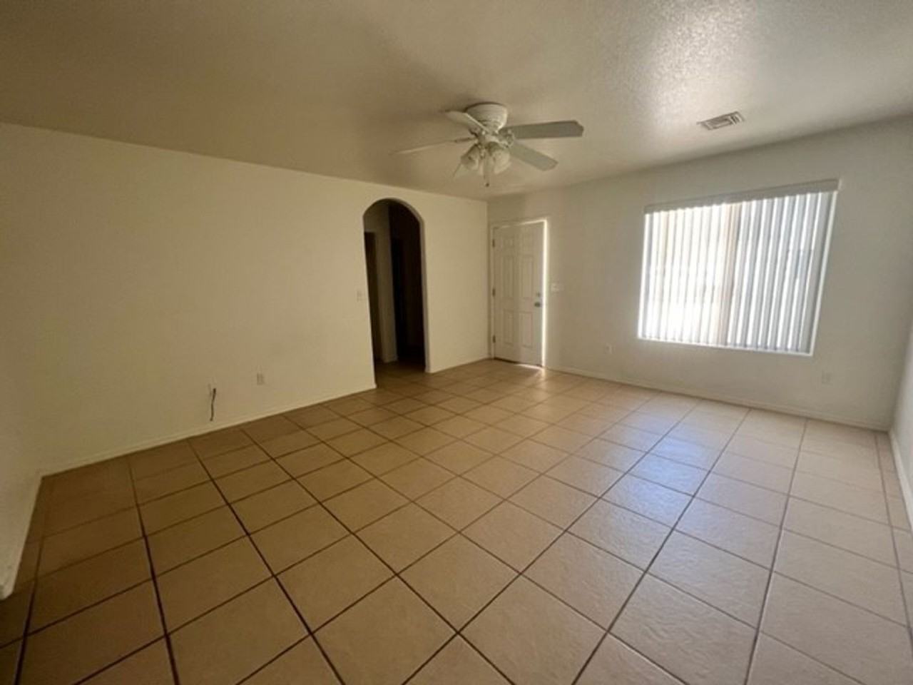 2851 - Photo 2 of 25