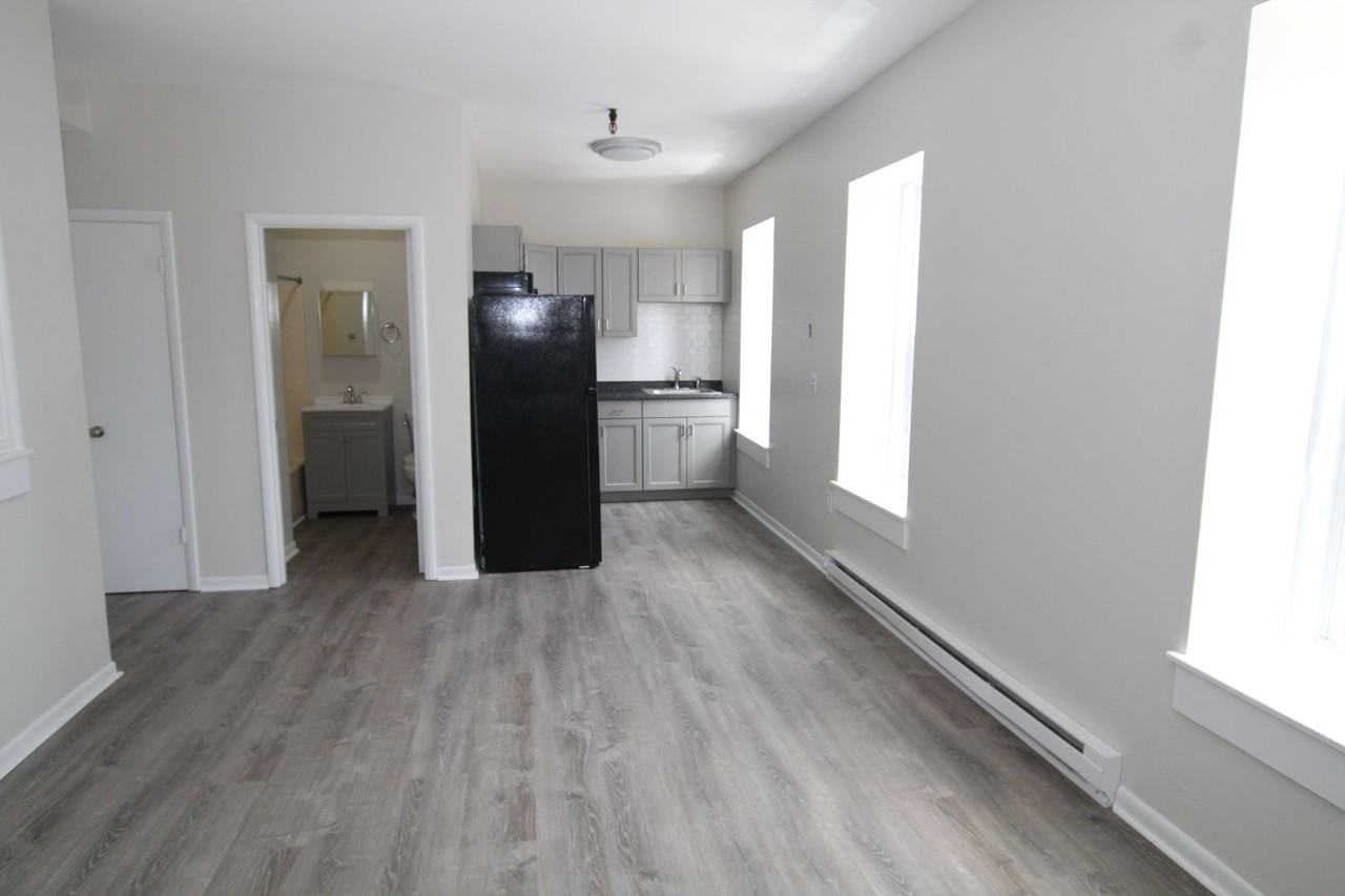 11 Broadway - Photo 2 of 13