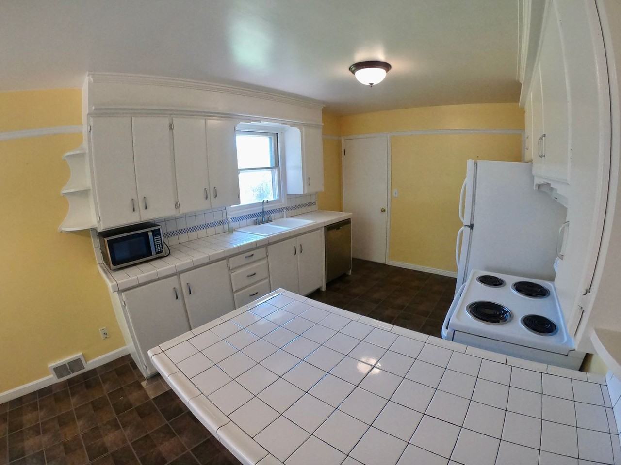 534 E 3050 N - Photo 3 of 8