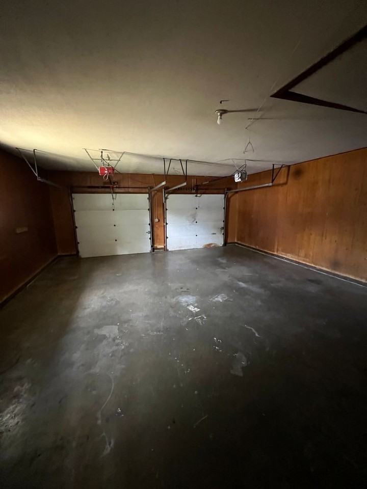 725 N Lone Pine Ave - Photo 3 of 10