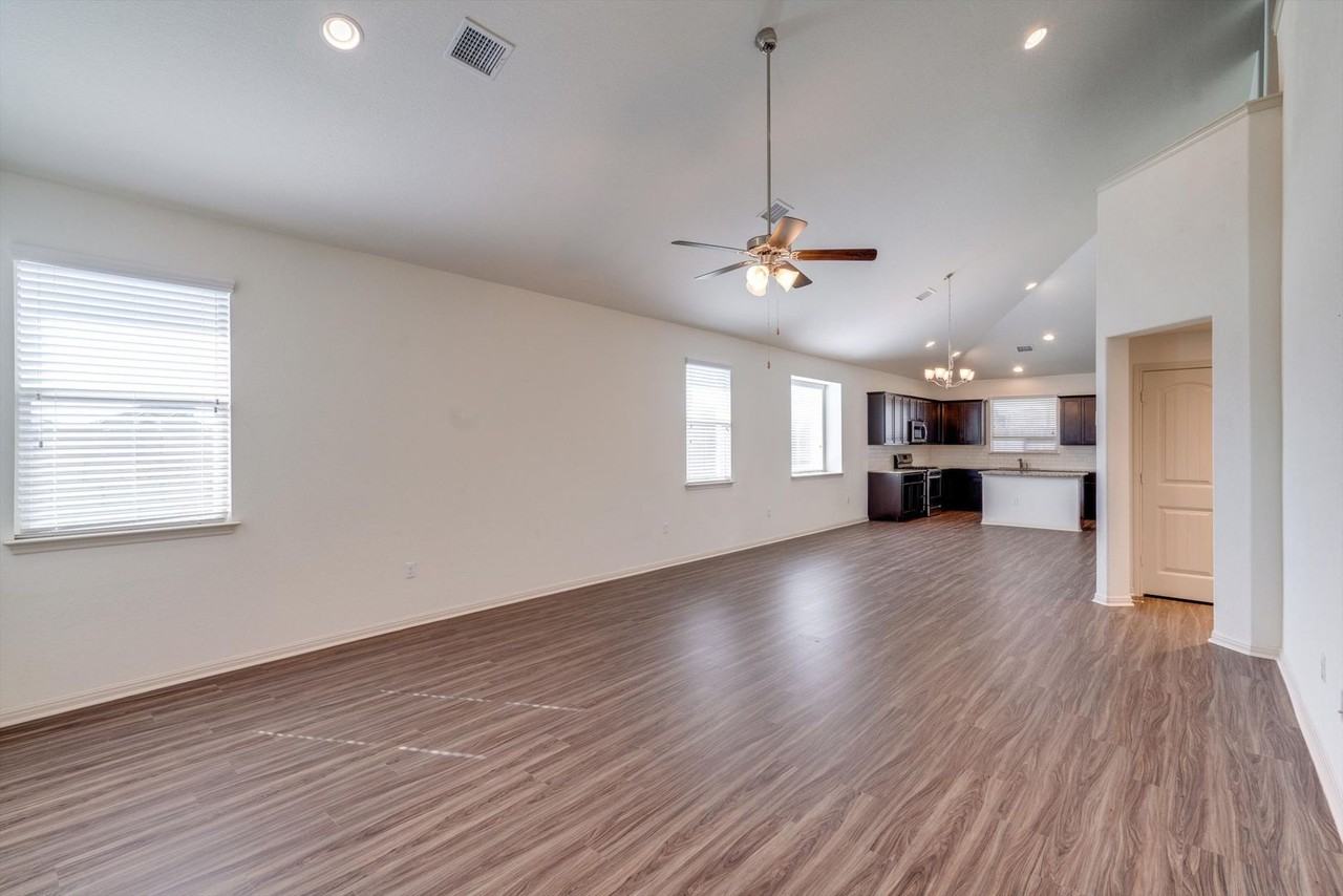 18300 Cercina Trl - Photo 7 of 22