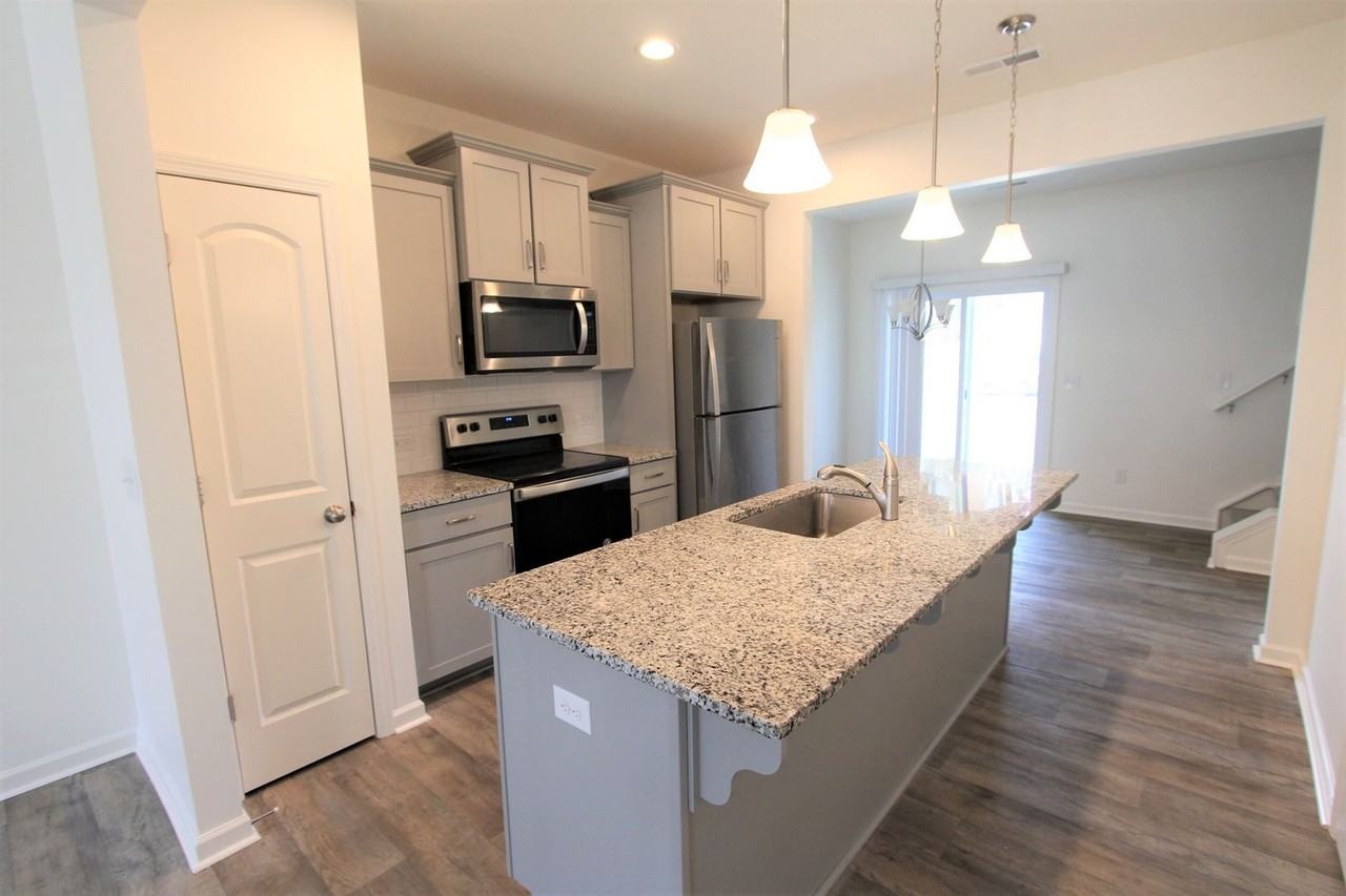 207 Hammersmith Trl Nw - Photo 3 of 14