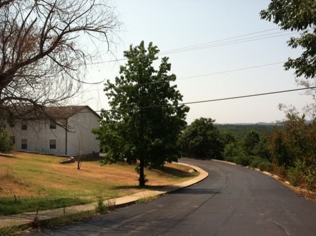 504 Twin Oaks - Photo 2 of 13