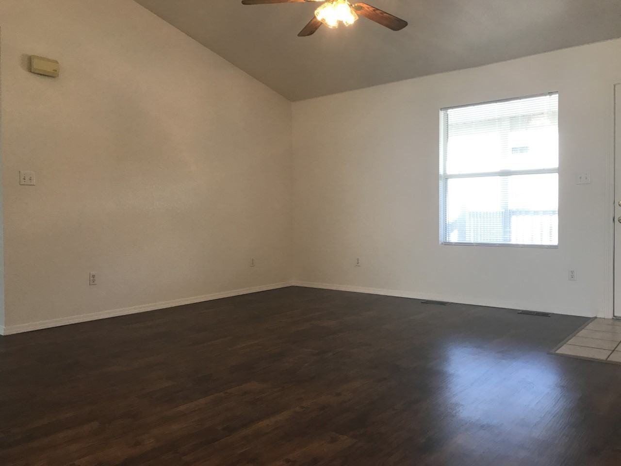 504 Twin Oaks - Photo 2 of 12