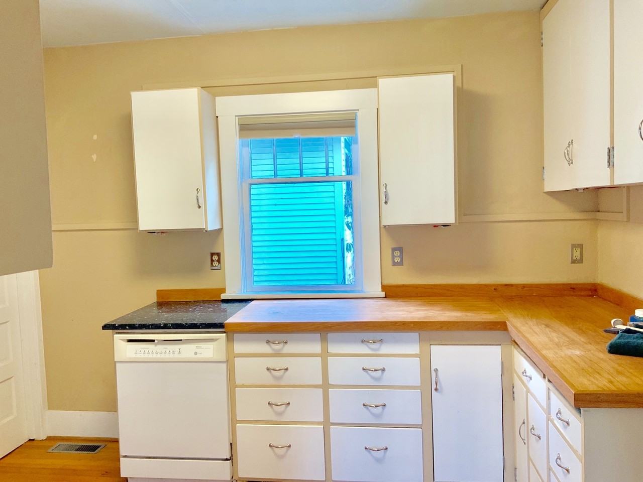 1240 Jackson St - Photo 5 of 12