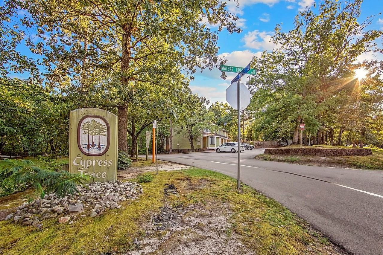 400 Cypress Trace Dr - Photo 3 of 30