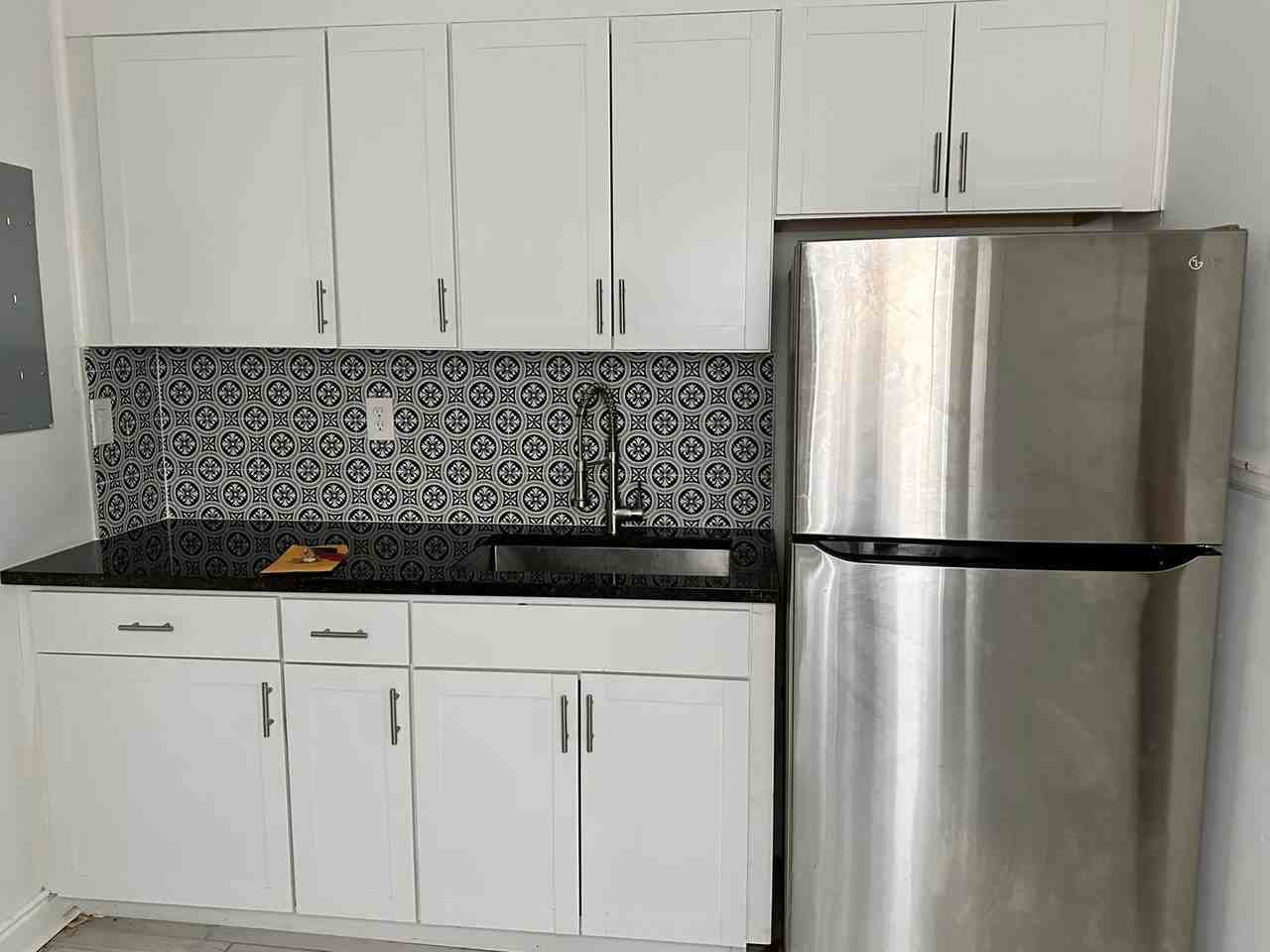 503 E Ladies Mile Rd - Photo 3 of 9