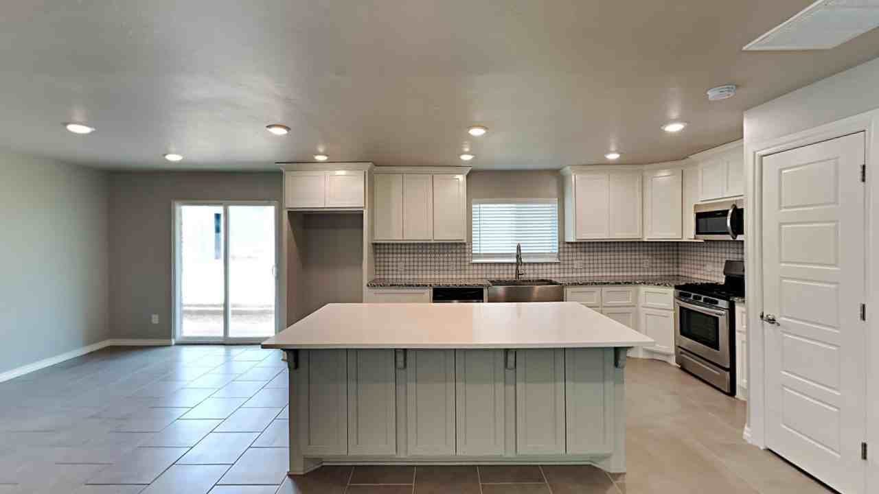 1409 E Covell Rd - Photo 5 of 20