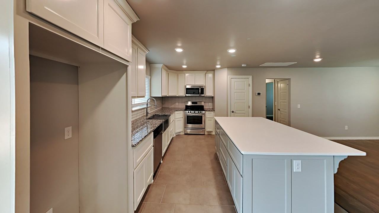 1409 E Covell Rd - Photo 6 of 20