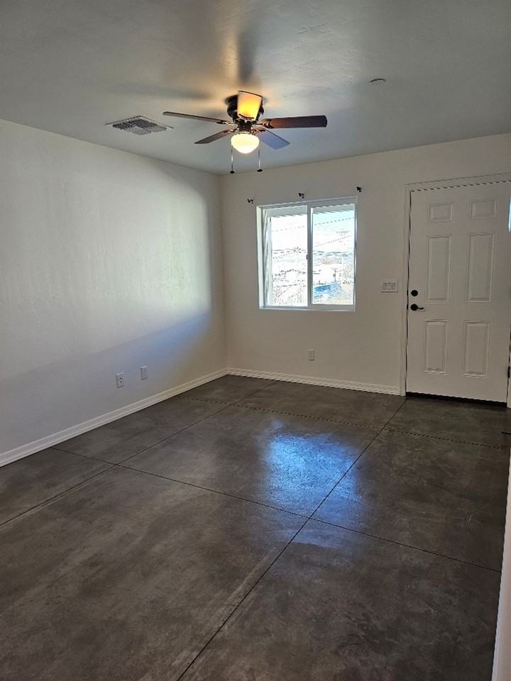 5th Street Apartments - Photo 2 of 11