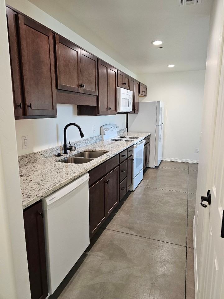5th Street Apartments - Photo 4 of 11