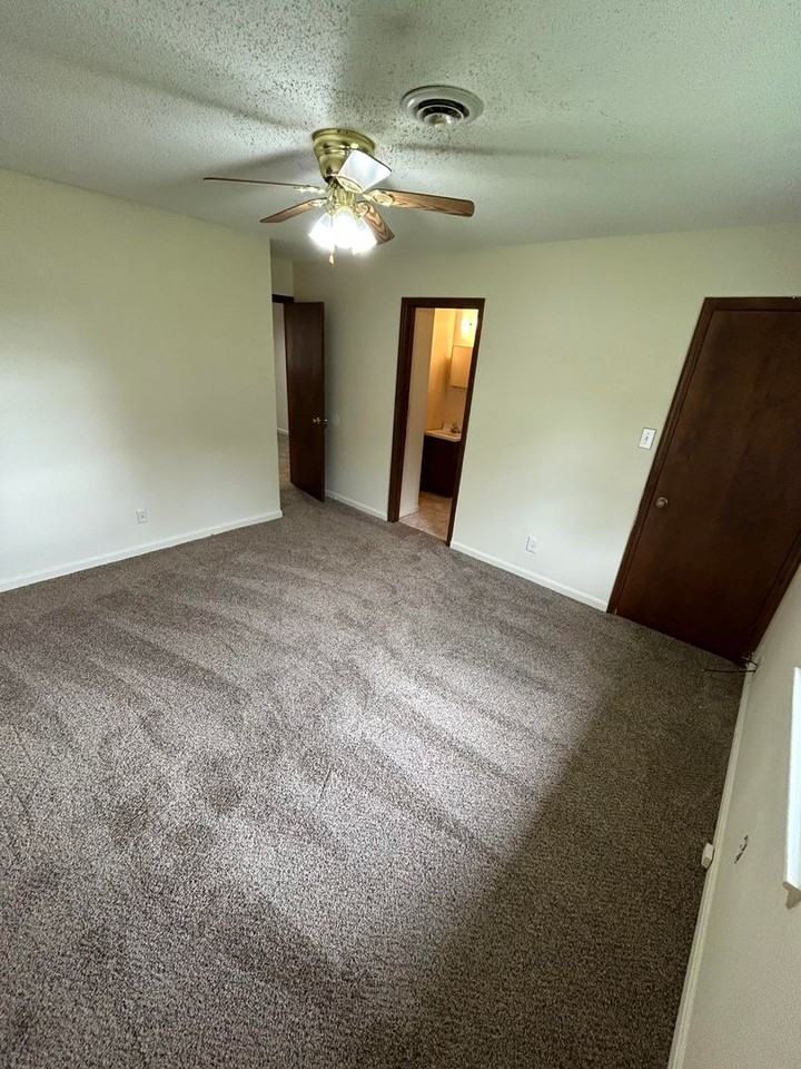 Big Creek Apartments - Photo 3 of 10