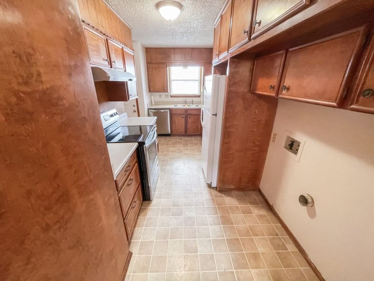 725 E Aspen St - Photo 4 of 10