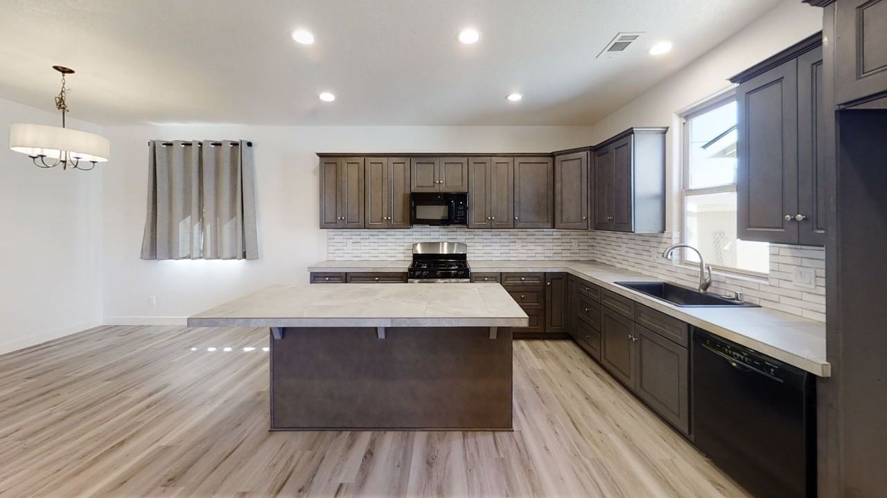 34592 Avenue E - Photo 2 of 14