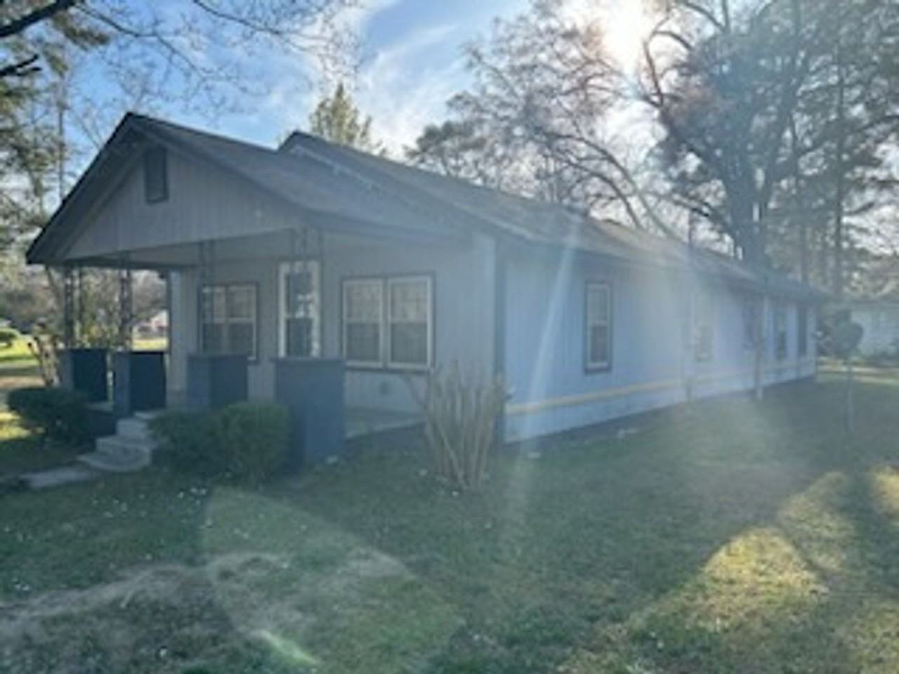 130 Grantham St - Photo 2 of 10