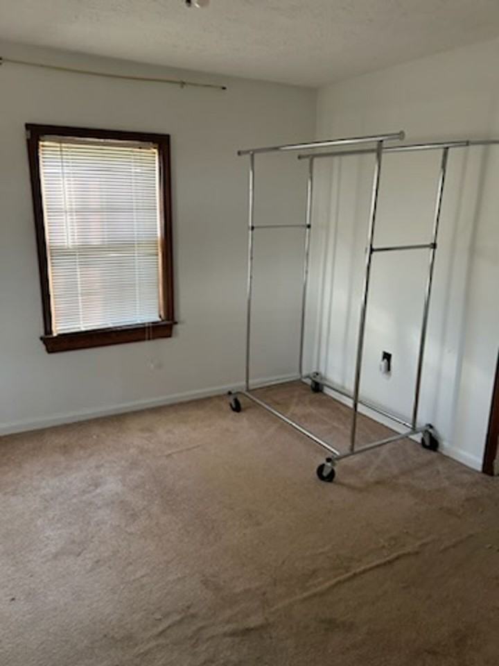 130 Grantham St - Photo 4 of 10