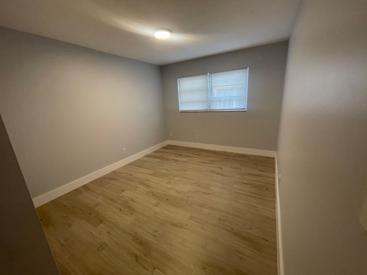 780 NE - Photo 5 of 25