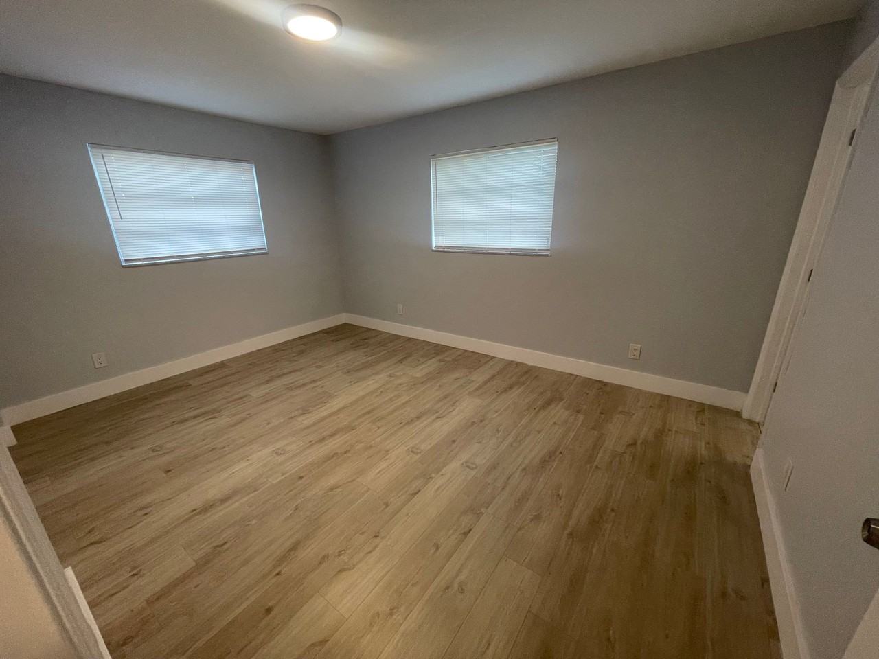 780 NE - Photo 6 of 25