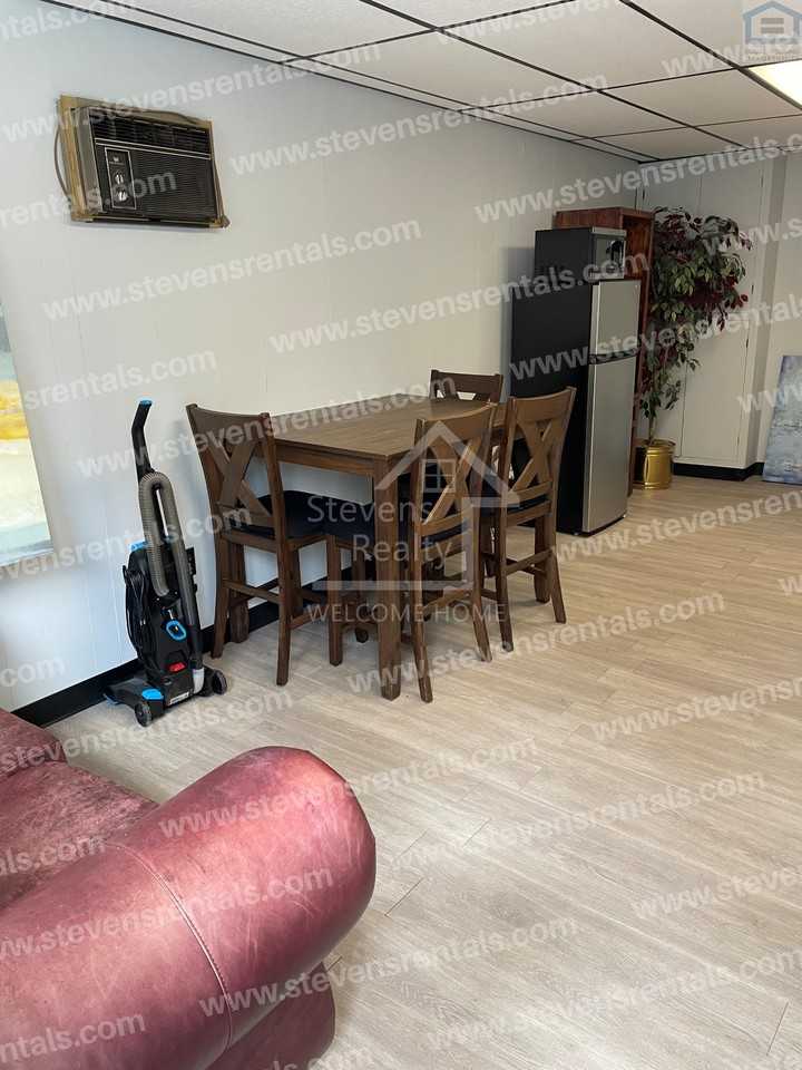 708 Dutch Valley Dr - Photo 2 of 19