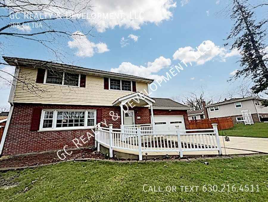 435 Hickory Dr - Photo 2 of 43