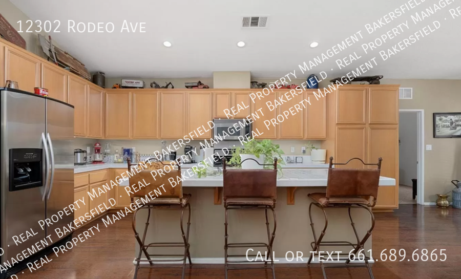 12302 Rodeo Ave - Photo 3 of 12