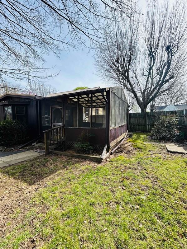 310 Montague St - Photo 2 of 15